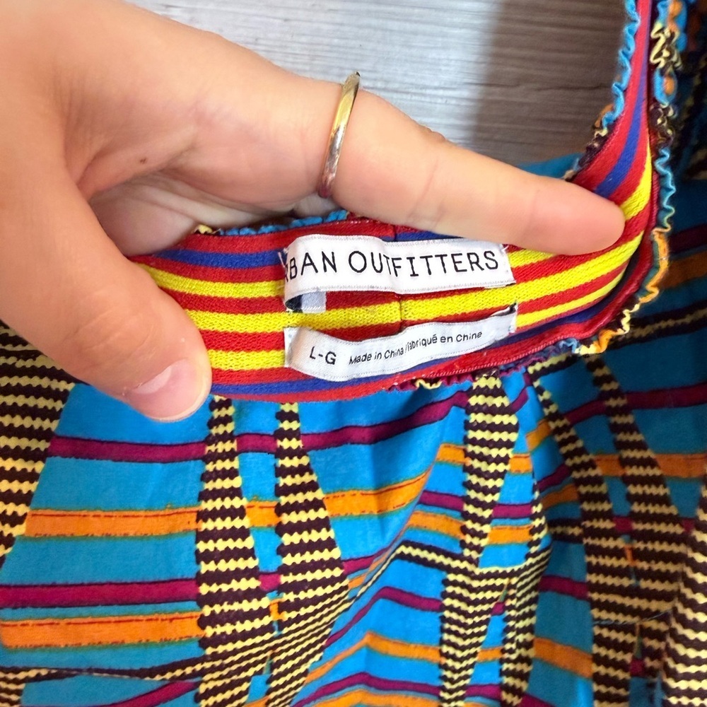 Urban Outfitters Boho Tribal Print Elastic Waist Shorts Large - Picture 2 of 5